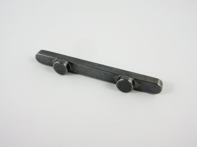 STAKE AXLE KEY